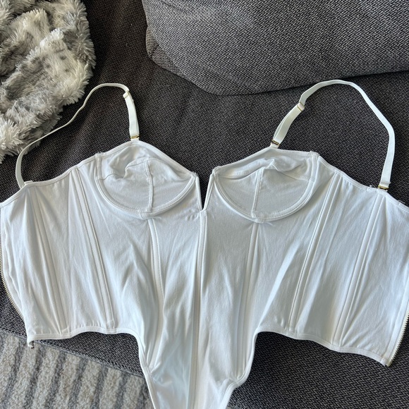 Macy’s white corset top - Picture 4 of 6